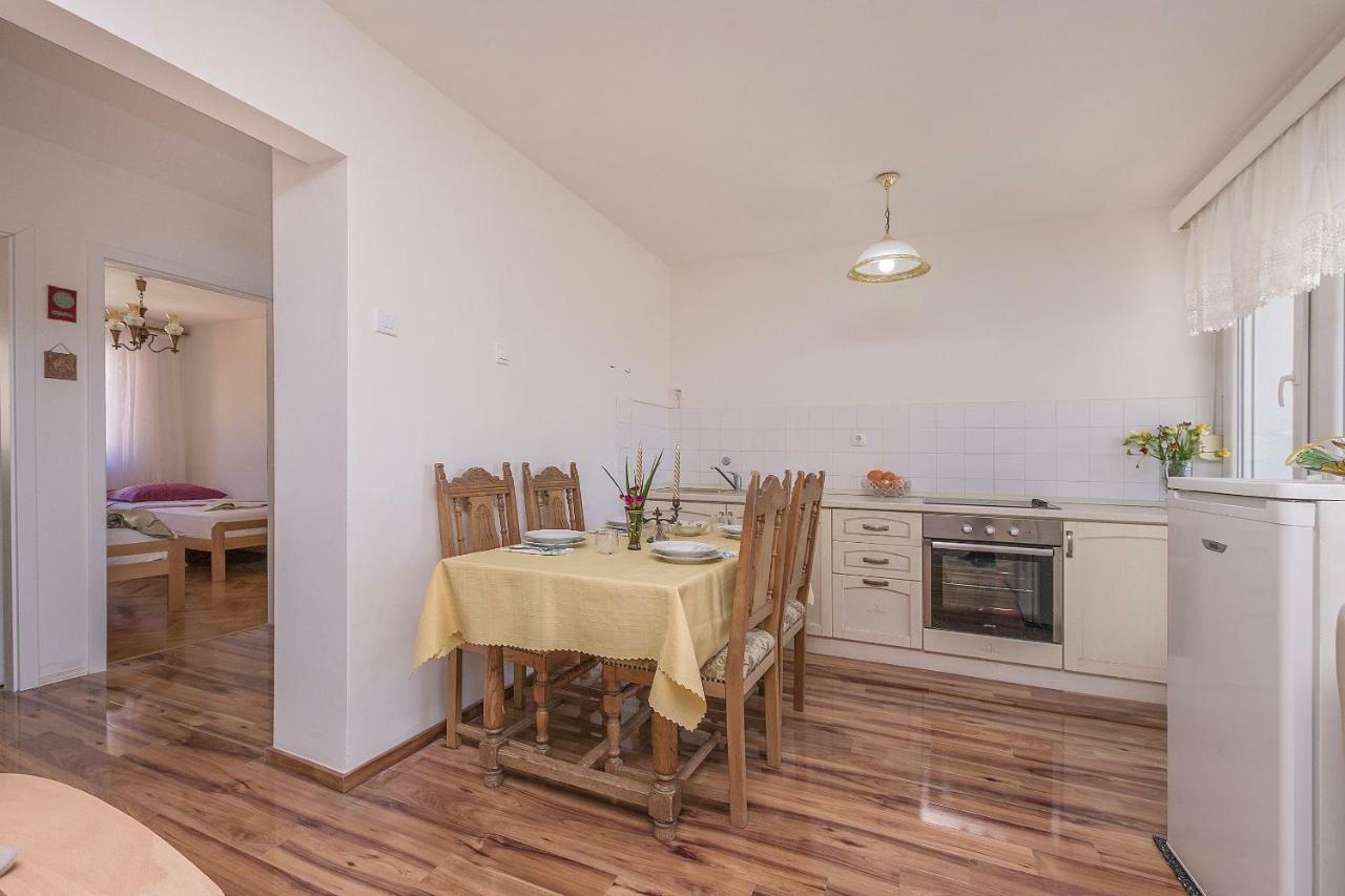 Apartment Nansy Омиш Номер фото